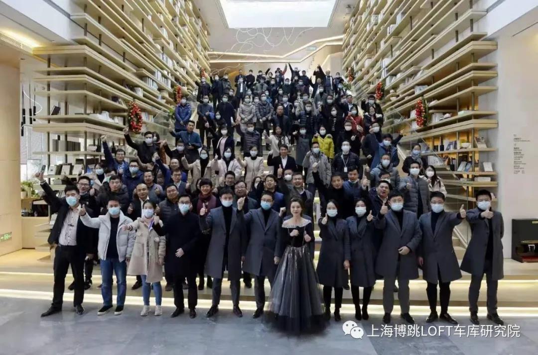 潮州全国一百多人在华侨城汉口道6号参观研讨LOFT专利车库技术！